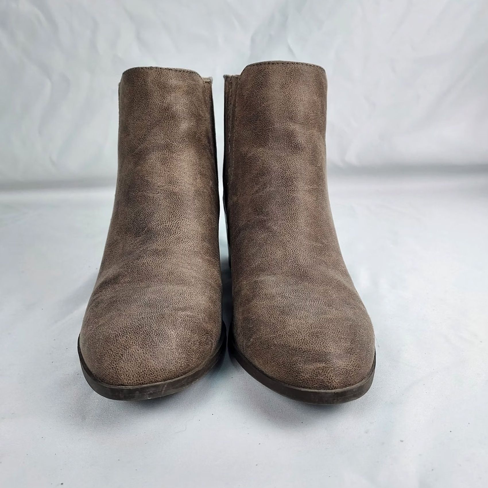 Vintage Qupid Women’s 5.5 Taupe Faux Suede Ankle Booties Block Heel Shoes Size US 6 / IT 36 - 6 Thumbnail