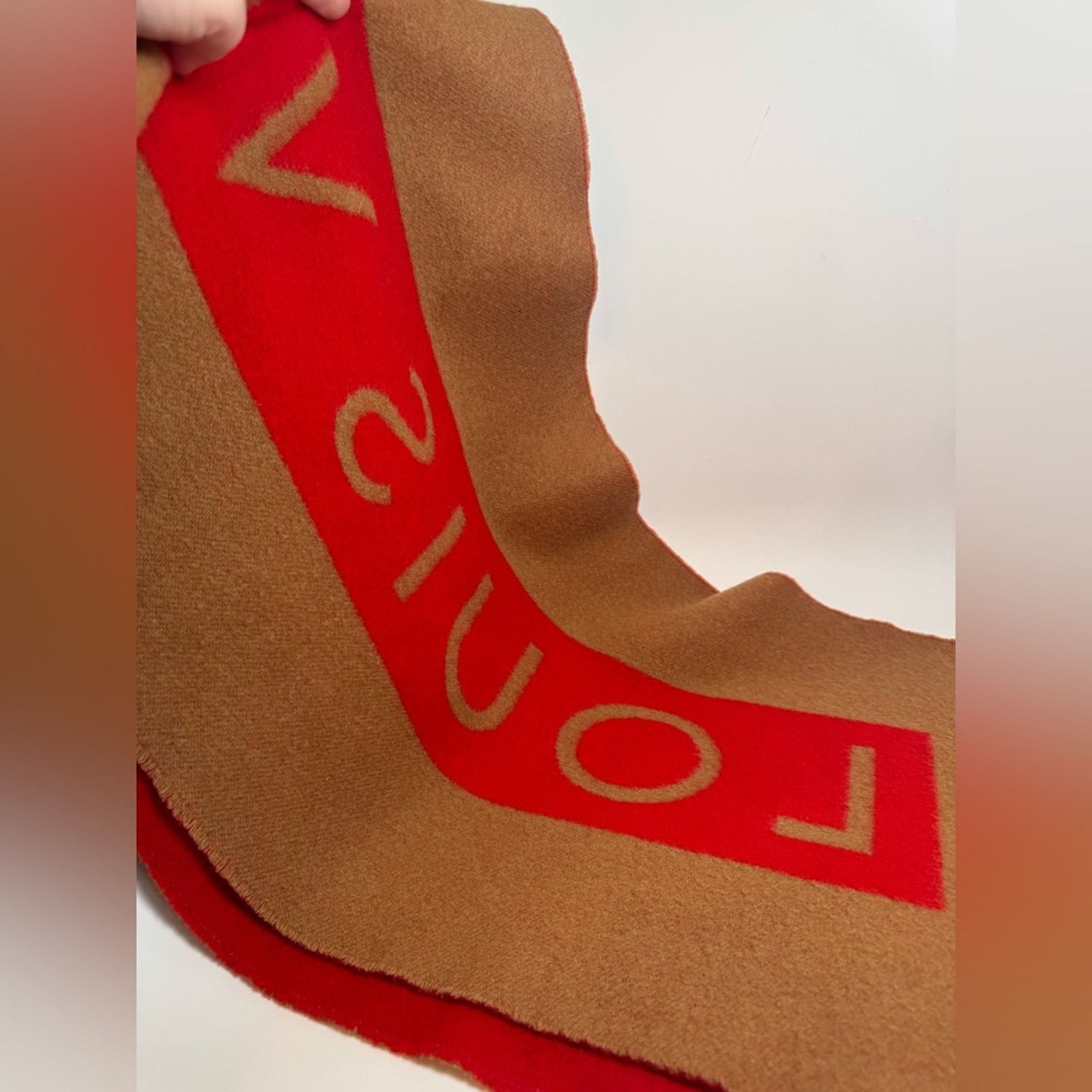 Louis Vuitton Louis Vuitton Red & Camel Double Sided 100% Cashmere Scarf Size ONE SIZE - 9 Thumbnail