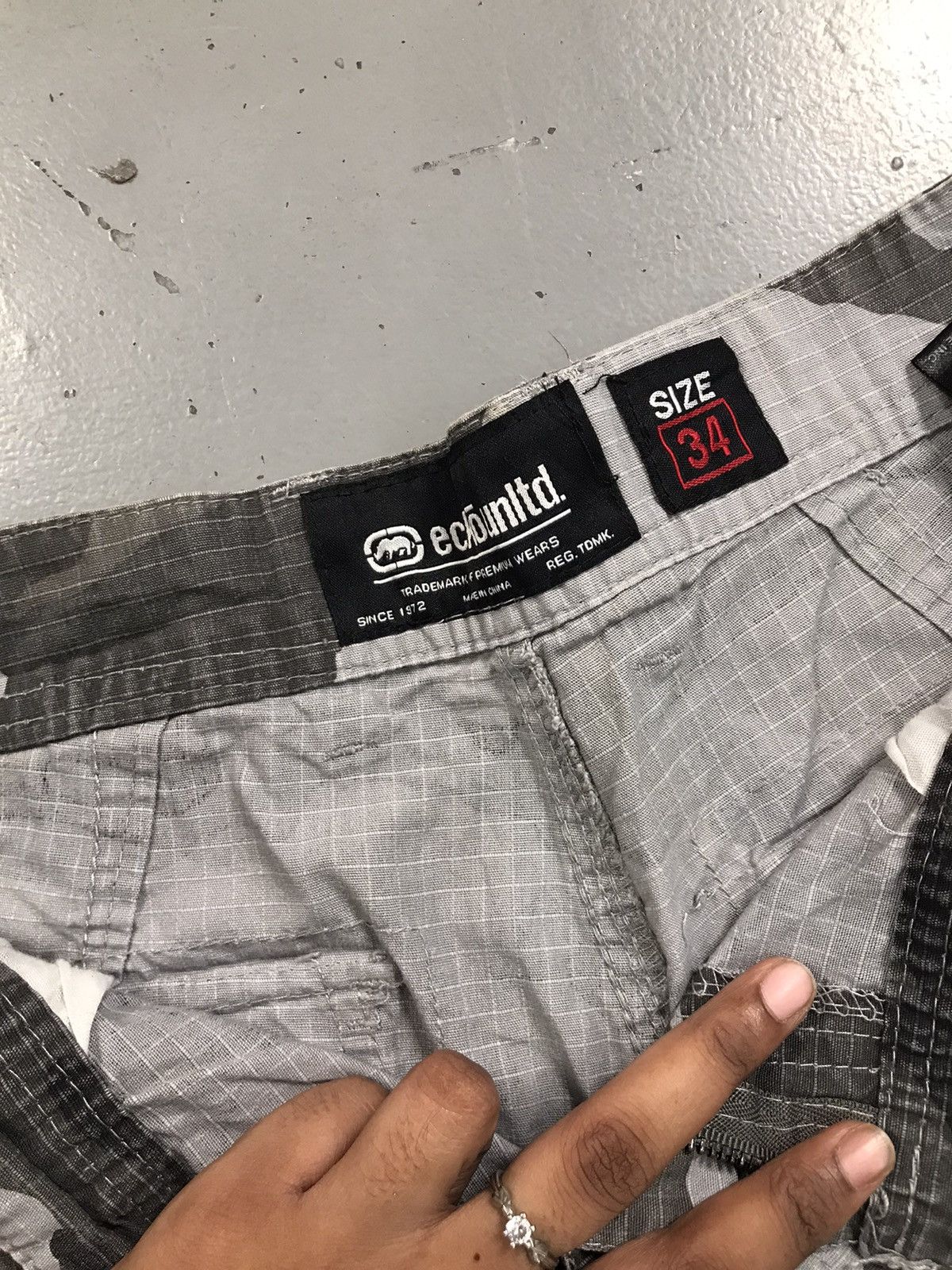 Ecko Unltd. Rare vintage Ecko UNLTD camo cargo denim short Size US 36 / EU 52 - 9 Thumbnail
