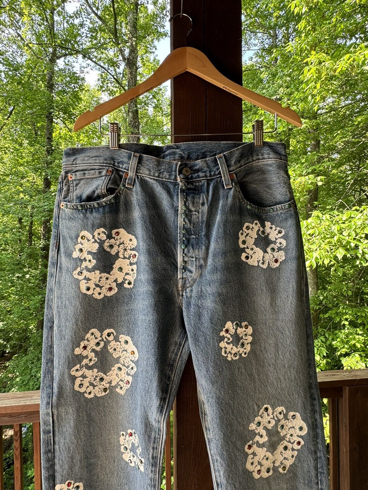 本物　Denim Tears Levi's 501 Light Wash Denim Tears: DT Metallic Gold Script 501 (Light Wash