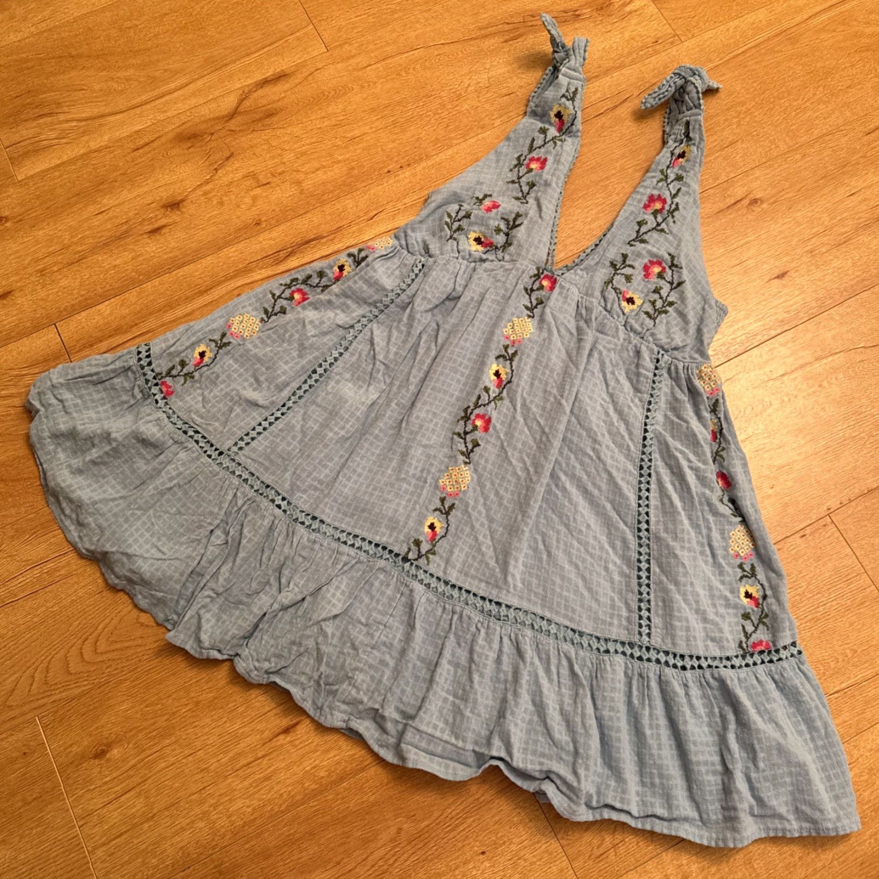 Urban Outfitters Urban Outfitters Women Mini Dress Blue Floral Embroidered Boho Smocked Linen Short Summer Medium Womens Size M / US 6-8 / IT 42-44 - 4 Thumbnail