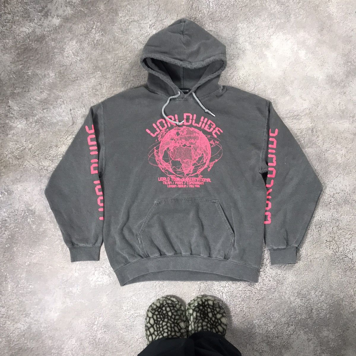 Vintage Vintage Y2K Worldwide Graphic Hoodie Streetwear Pink Faded M Size US M / EU 48-50 / 2 - 1 Thumbnail