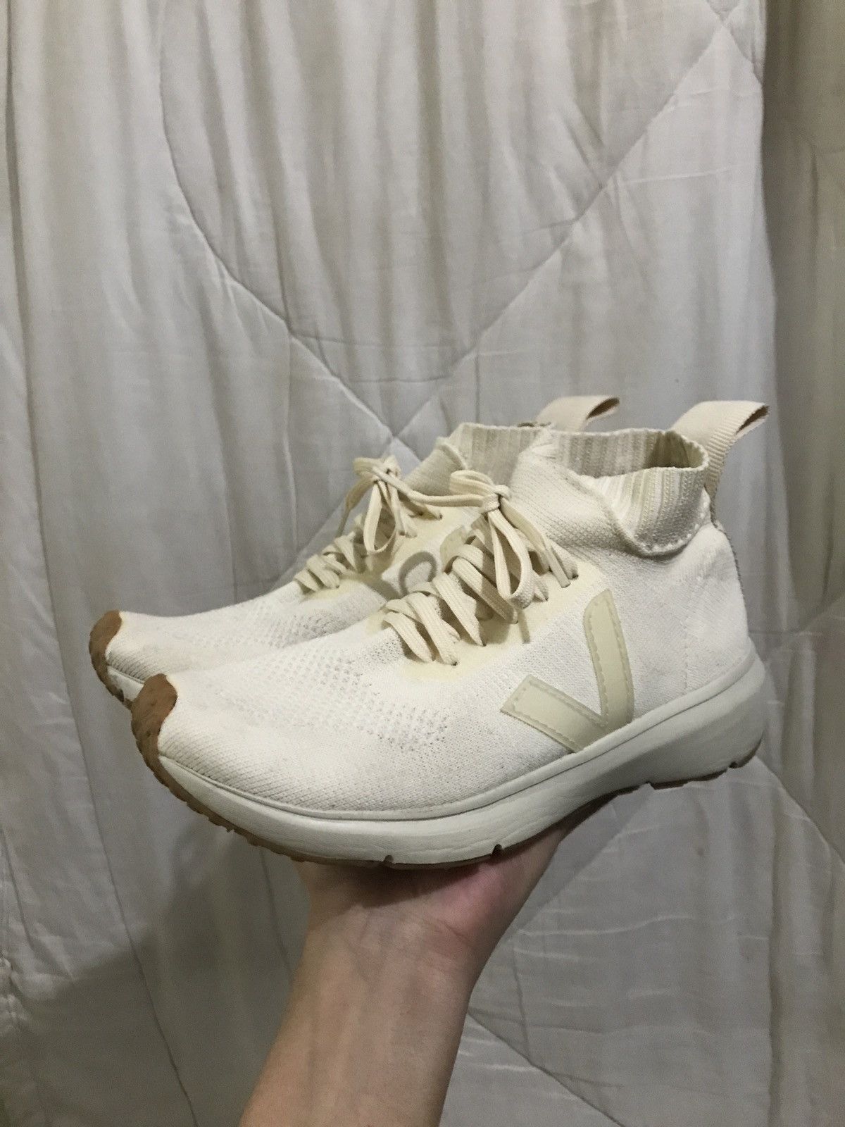 Rick Owens × Veja VEJA X RICK OWENS V KNIT MID BUTTER SNEAKER Size US 7 / IT 37 - 1 Thumbnail