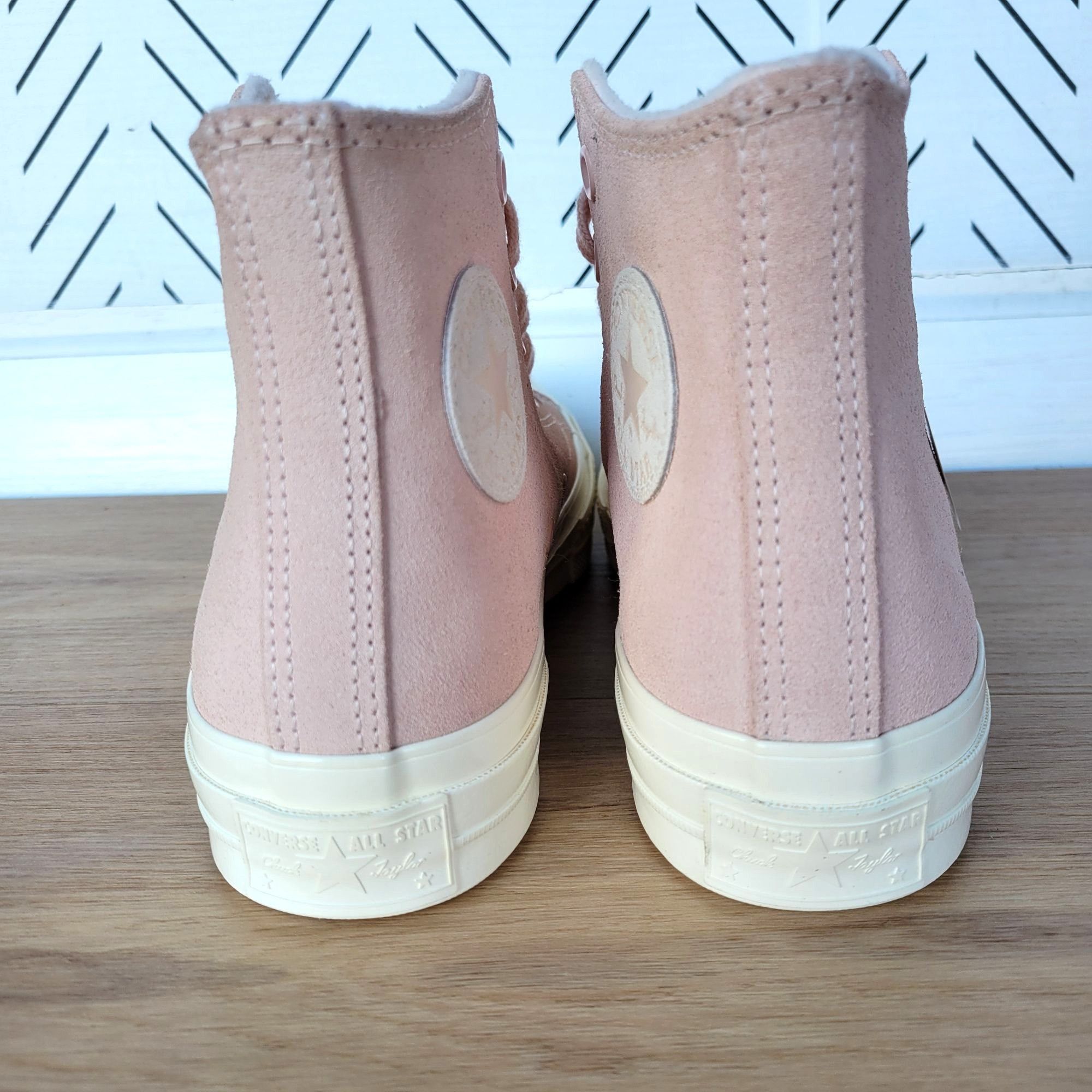 Converse ❤️Converse Chuck 70 Hi Suede Pink 7.5 Men's Shoes Fleece Lin Size US 7.5 / EU 40-41 - 4 Thumbnail