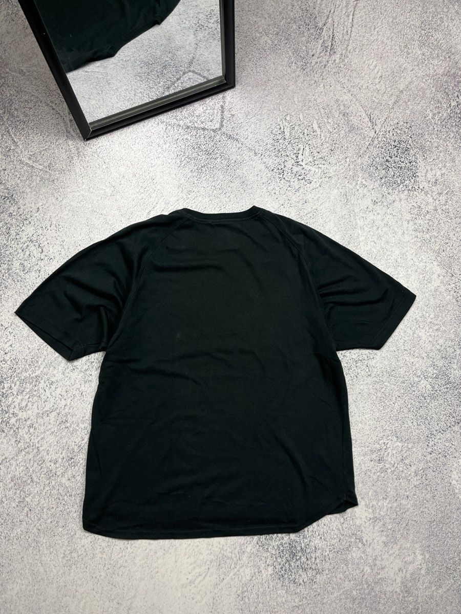 Nike Vintage Y2K Nike Manchester United Center Swoosh Tshirt Size US M / EU 48-50 / 2 - 8 Thumbnail