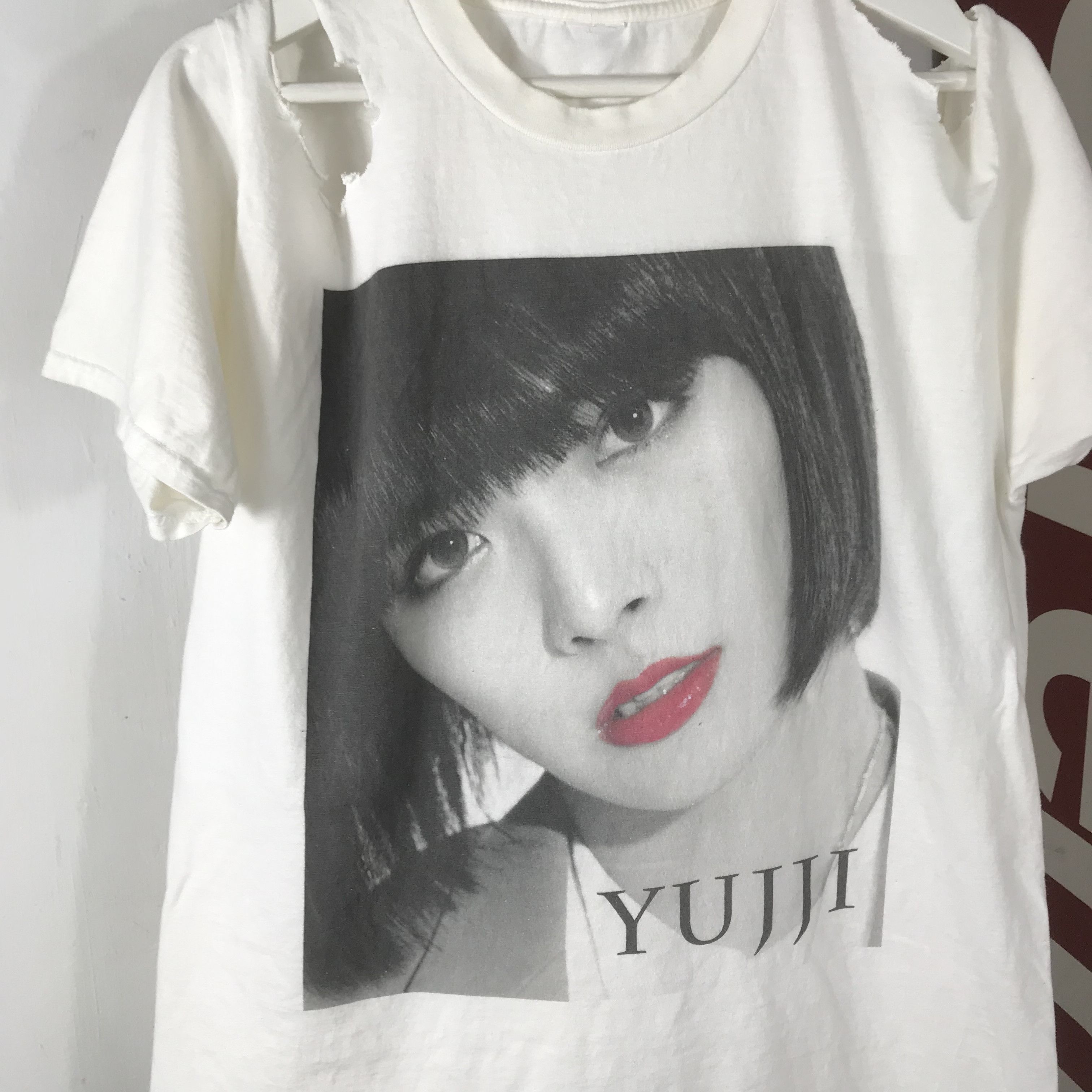 Vintage Vintage YUJJI ARTIST Japan Musician Tee Shirt Size US L / EU 52-54 / 3 - 2 Thumbnail