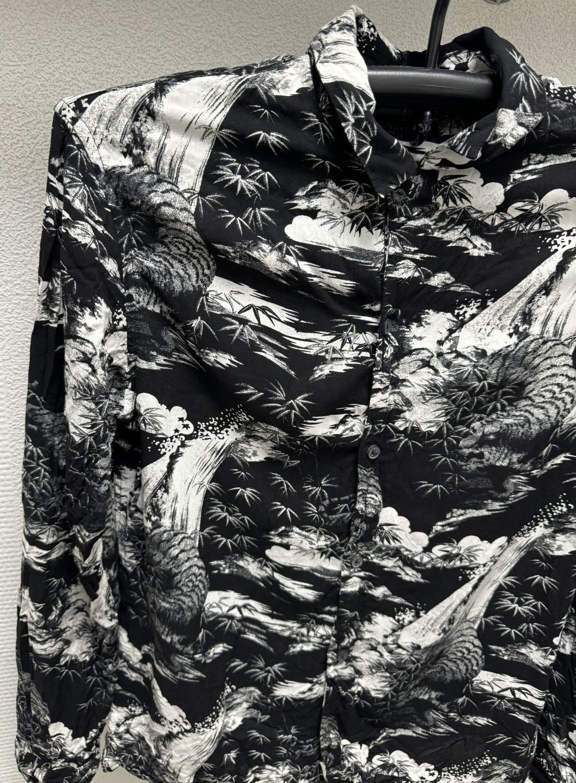 Allsaints Allsaints fullprint longsleeve t-shirt black S Japanese bran Size US S / EU 44-46 / 1 - 2 Thumbnail
