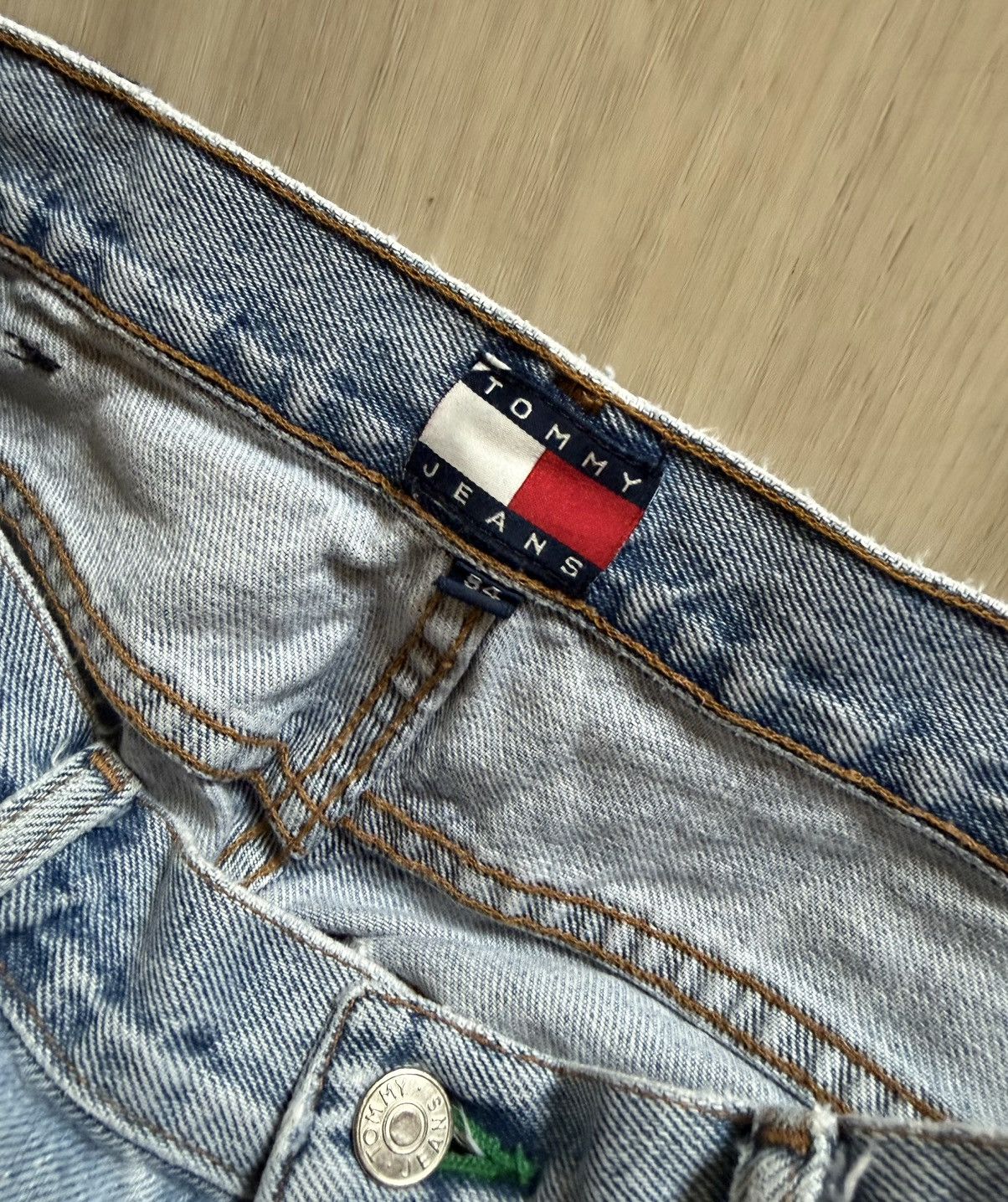 Tommy Hilfiger Vintage 90s Tommy Hilfiger Denim Jean Shorts Flag Patch Sz34 Size US 34 / EU 50 - 8 Thumbnail