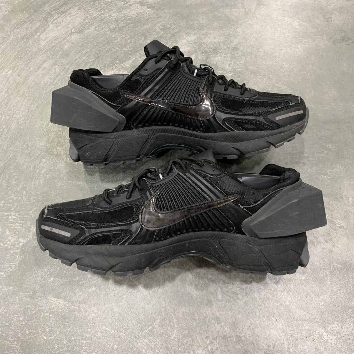 A-COLD-WALL* × Nike Nike Zoom Vomero 5 A Cold Wall Black Size US 7 / EU 40 - 7 Thumbnail