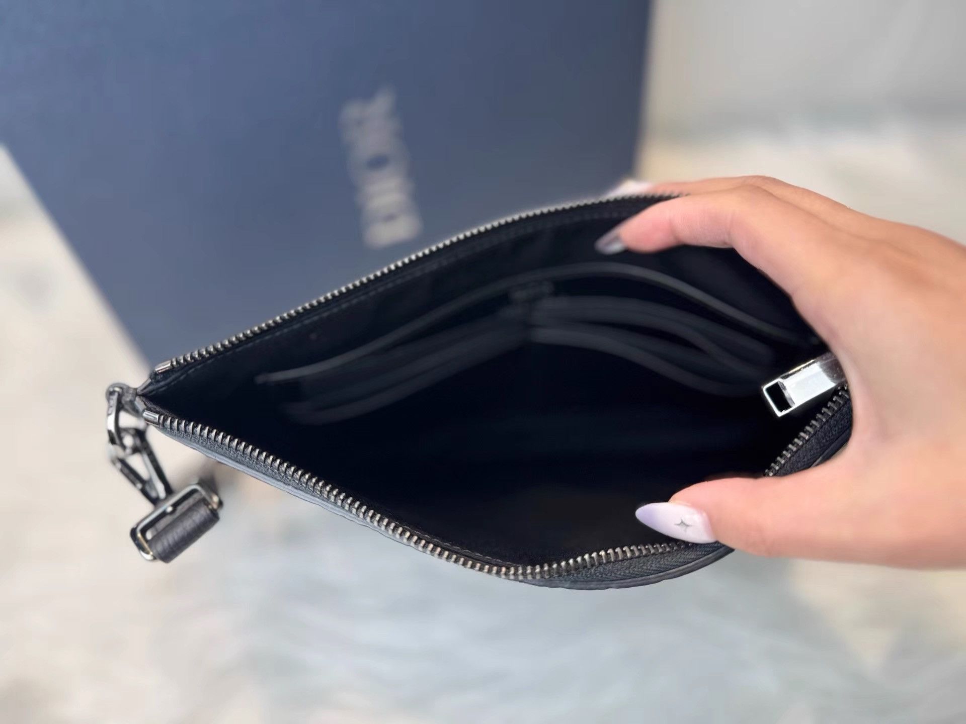 Dior DIOR Gravity Leather Zip Pouch Wristlet K36 Size ONE SIZE - 6 Thumbnail