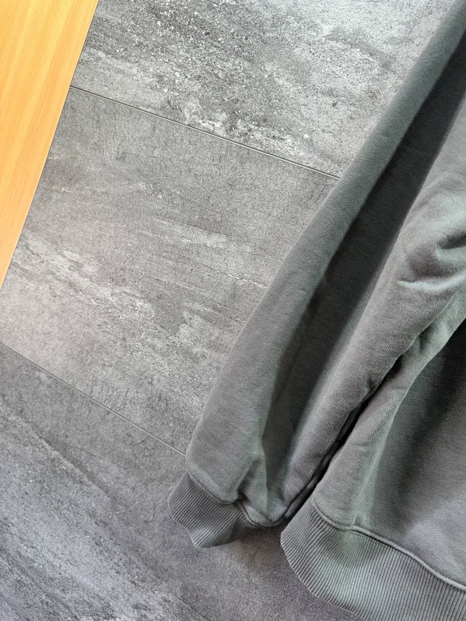 Axel Arigato AXEL ARIGATO Mens Legend Crew Neck Sweatshirt Faded Size US M / EU 48-50 / 2 - 6 Thumbnail