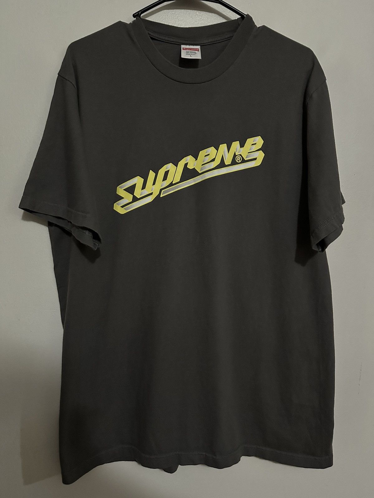 Supreme Supreme Banner Tee Size US L / EU 52-54 / 3 - 1 Thumbnail