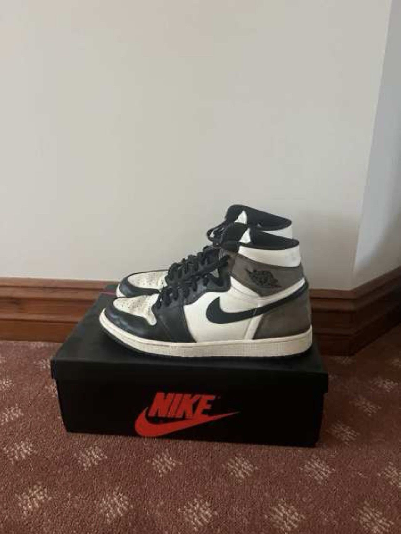 Nike Nike Air Jordan 1 Mocha US12 Size US 12 / EU 45 - 1 Thumbnail
