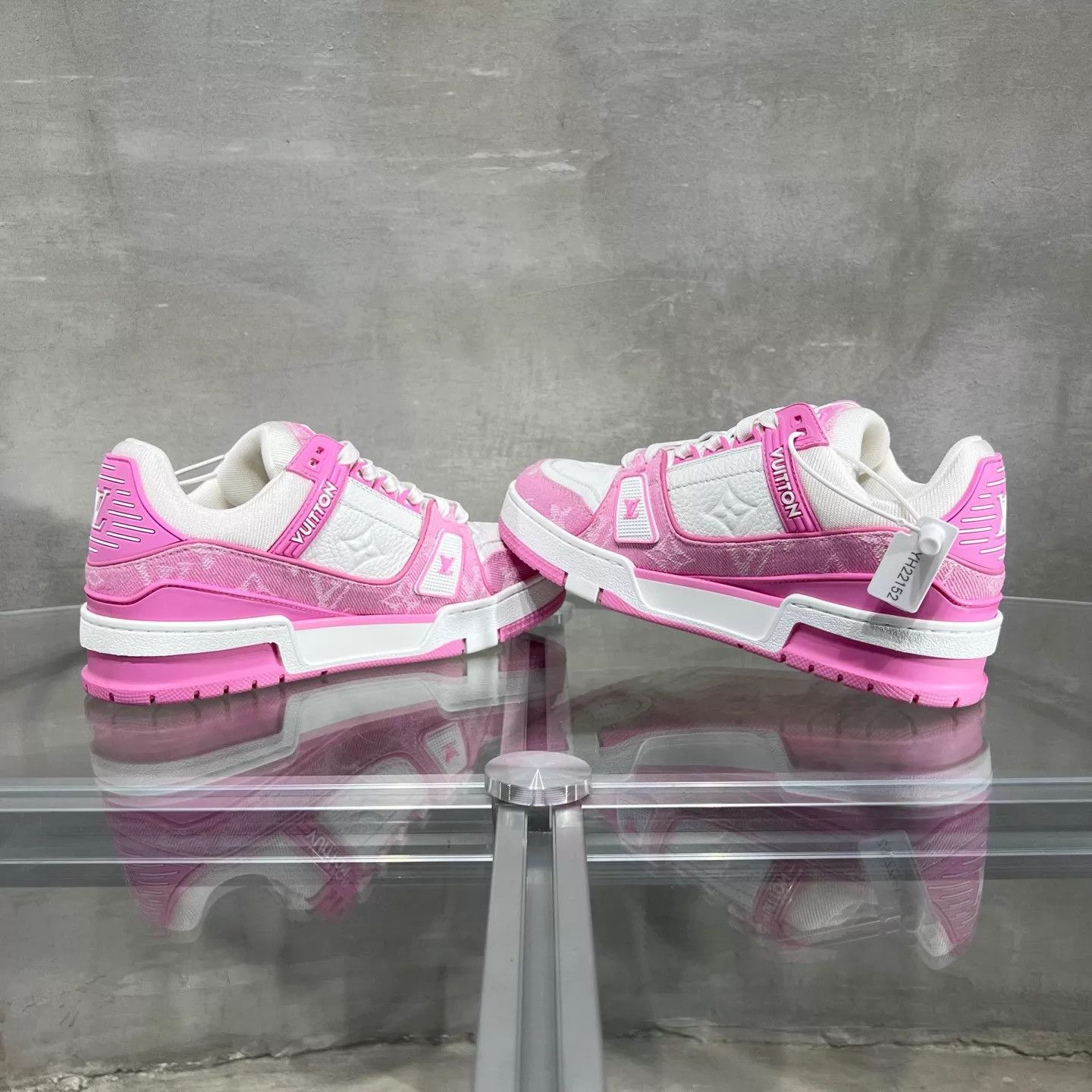 Louis Vuitton LV Trainer pink and white denim 35.5 Size US 5 / IT 35 - 4 Thumbnail