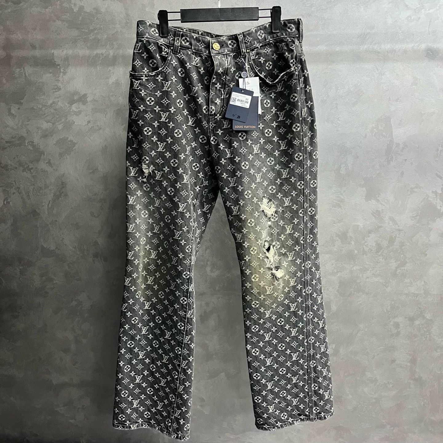 Louis Vuitton Louis Vuitton Retro Oversized Denim Jeans 28 Men Size US 28 / EU 44 - 1 Thumbnail