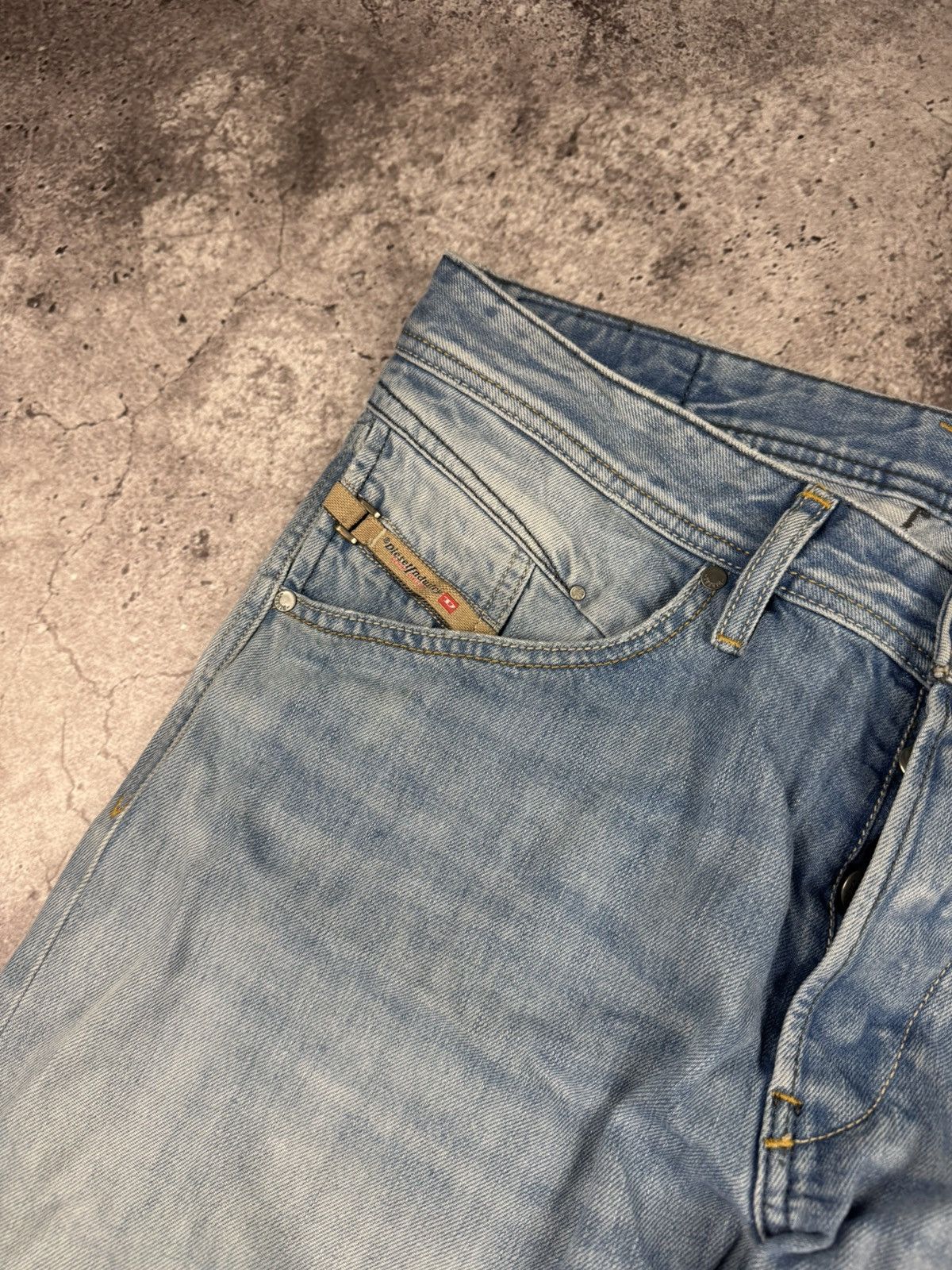 Diesel RARE Diesel Belther VINTAGE Denim Y2K Distressed Jeans Pants Size US 33 - 8 Thumbnail