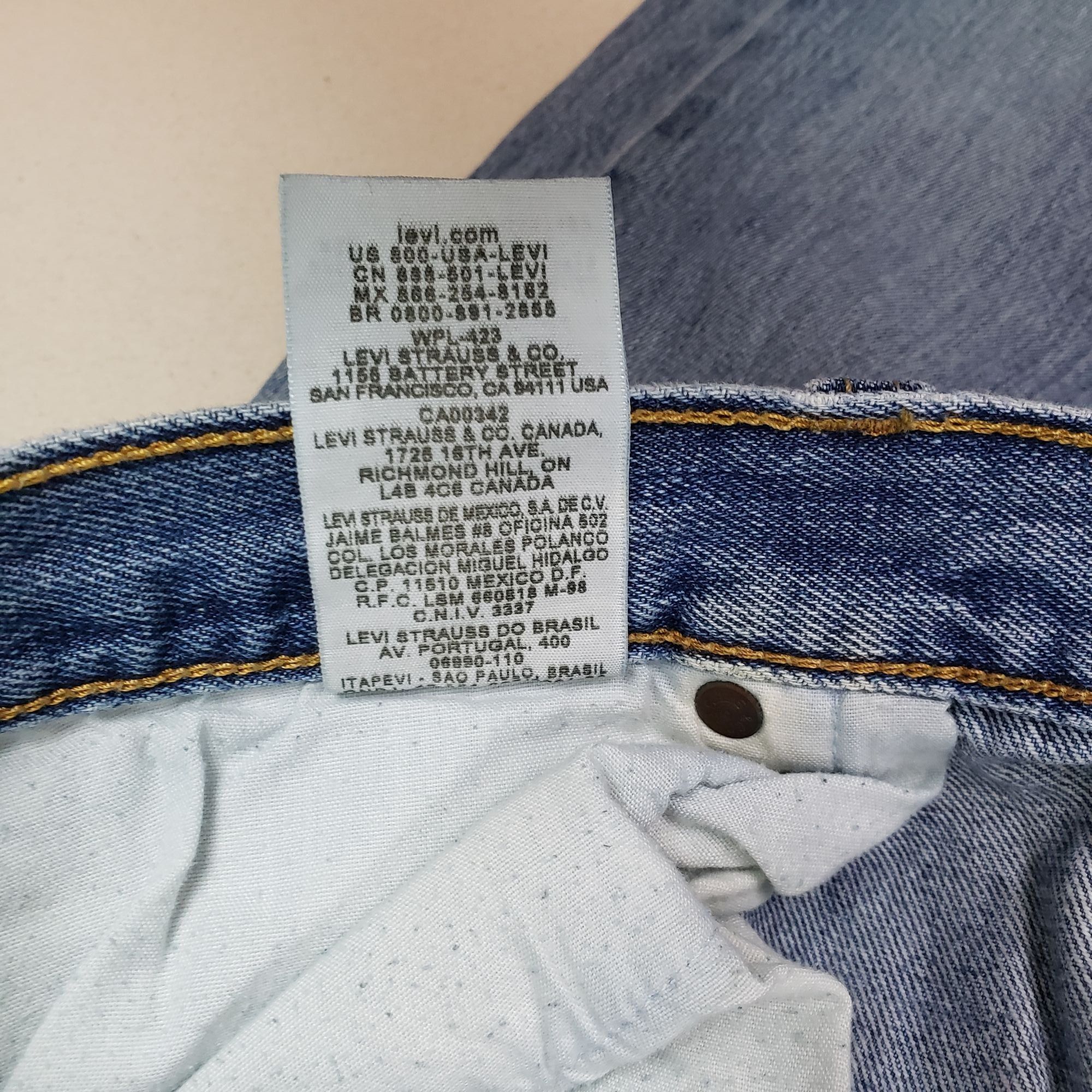 Levi's Levi's 501 Men's Straight Leg Button Fly Jeans 40/34 Size US 40 / EU 56 - 10 Thumbnail