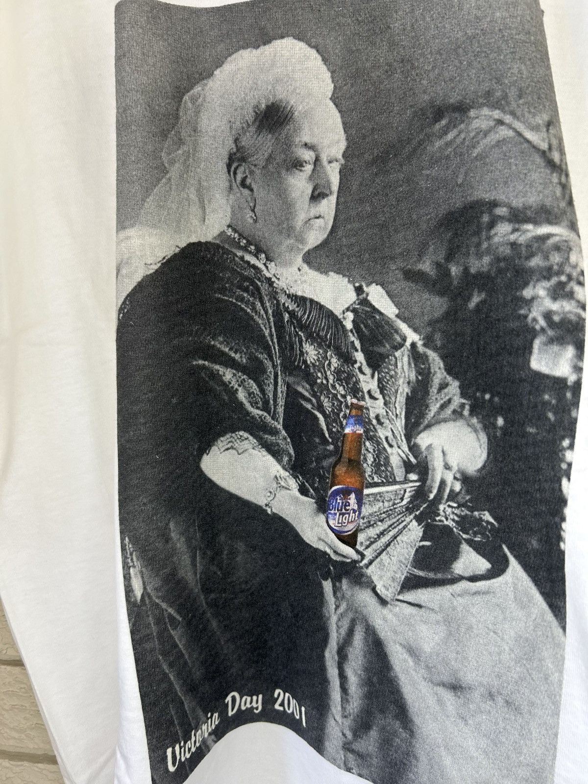 Vintage Vintage 2001 Blue Light Victoria Day Beer Promo T Shirt Size US XL / EU 56 / 4 - 4 Thumbnail