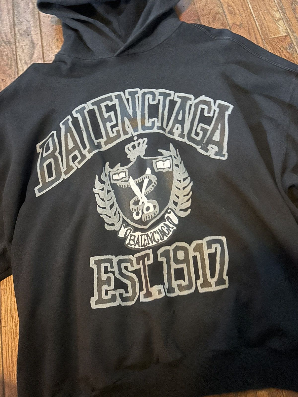 Balenciaga Balenciaga Est. 1917 Logo Hoodie - Size Large Size US L / EU 52-54 / 3 - 2 Thumbnail