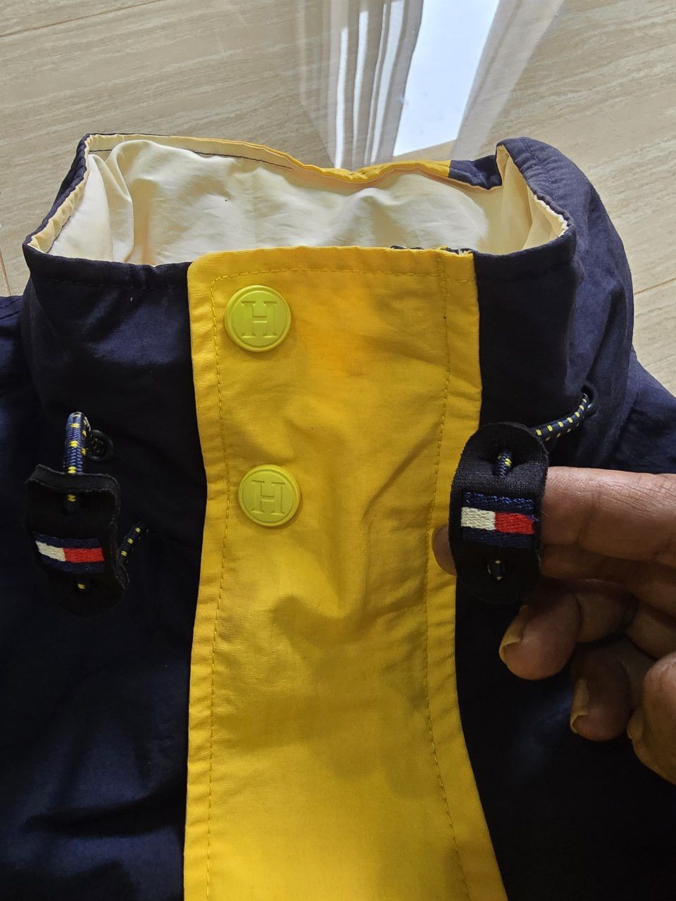 Tommy Hilfiger × Vintage Vintage Tommy Hilfiger Sailing Gear Jacket L Size US L / EU 52-54 / 3 - 9 Thumbnail