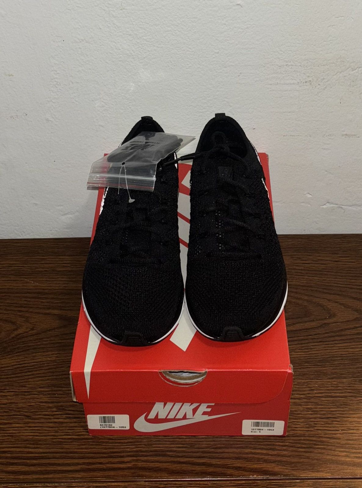 Nike Nike Flyknit Trainer Black White 3M Size US 5 / EU 37 - 3 Thumbnail