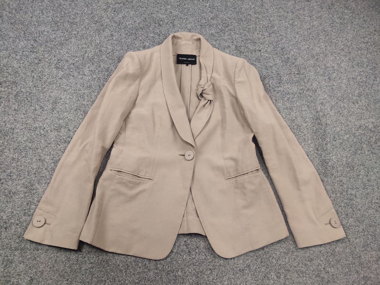 Giorgio Armani Giorgio Armani Knot lapel linen blend Beige Blazer Jacket Size M / US 6-8 / IT 42-44 - 6 Thumbnail