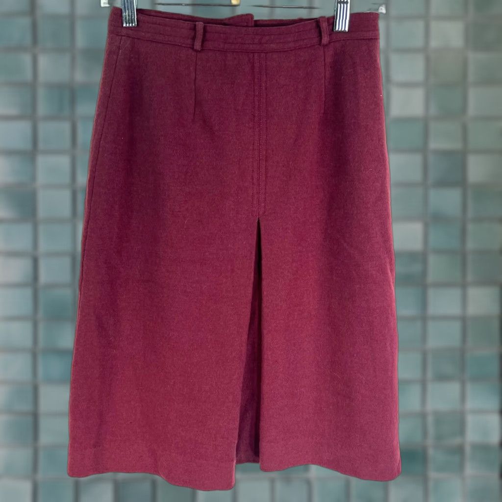 Vintage Vintage Golden Knit Wool Belted Skirt Womens Size 11 Maroon Knee Length A-Line 80s 90s 100% Wool Mid Rise Buttons Zipper Lined Size 32" / US 10 / IT 46 - 1 Thumbnail