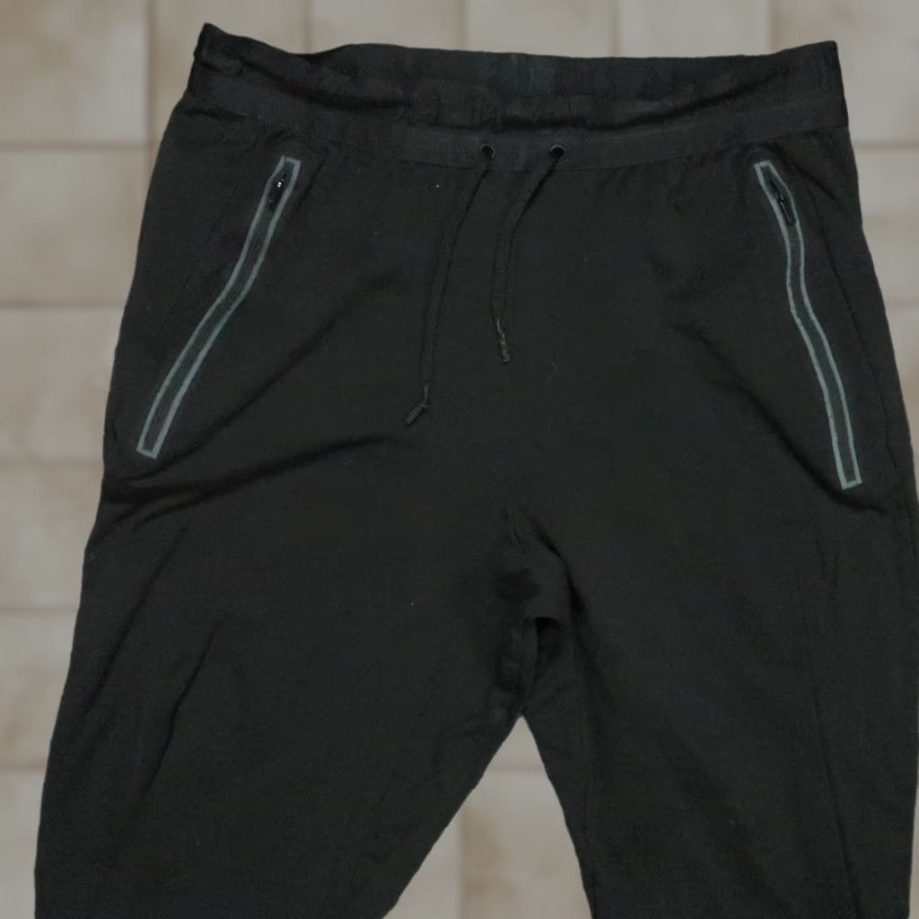 Nike Nike Pants Mens Small Black Tech Pack Sphere Running Zip Pocket Training Size US 29 - 1 Thumbnail