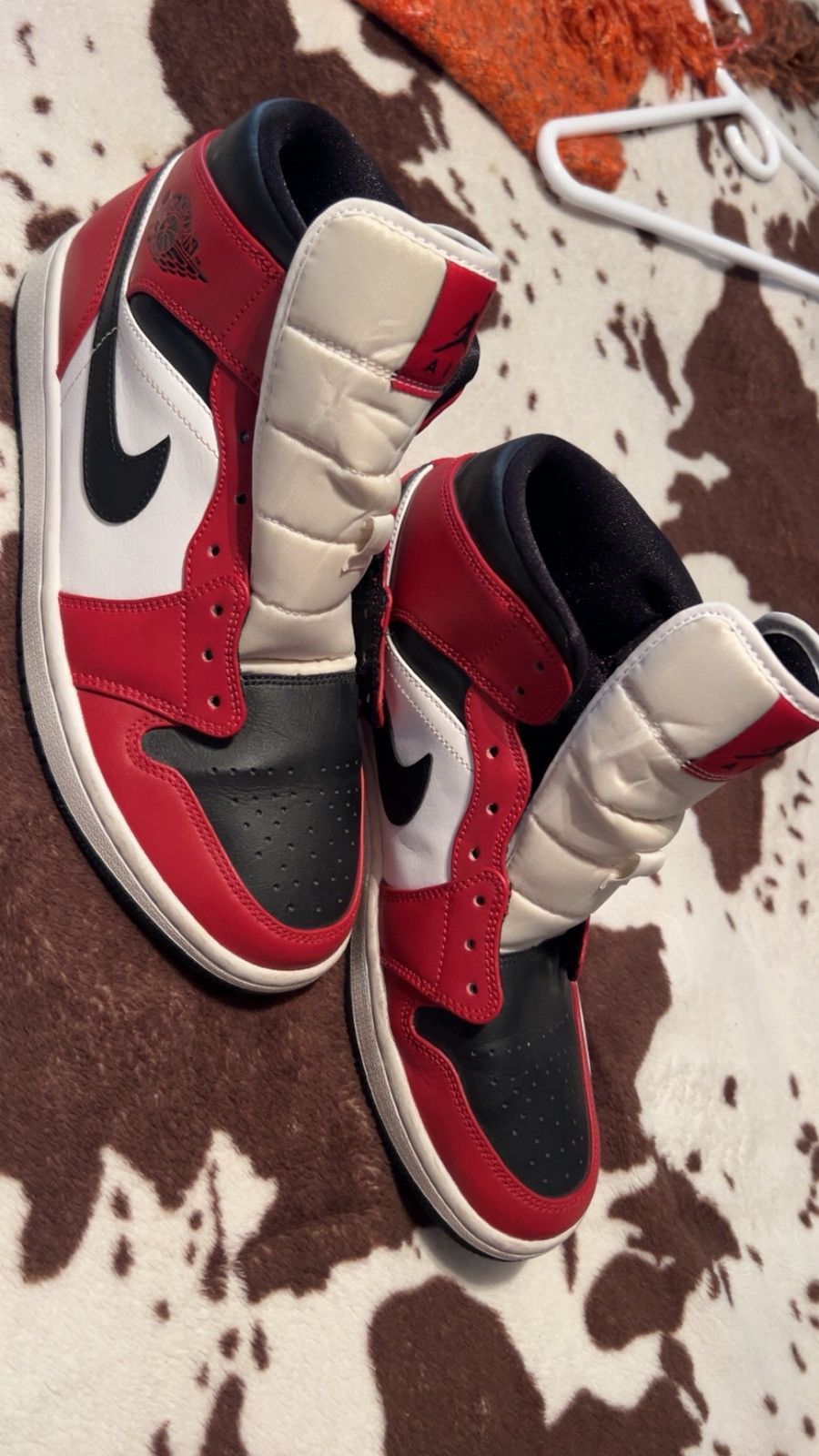 Jordan Brand Men’s Jordan 1 Black Toe Size US 8.5 / EU 41-42 - 1 Thumbnail
