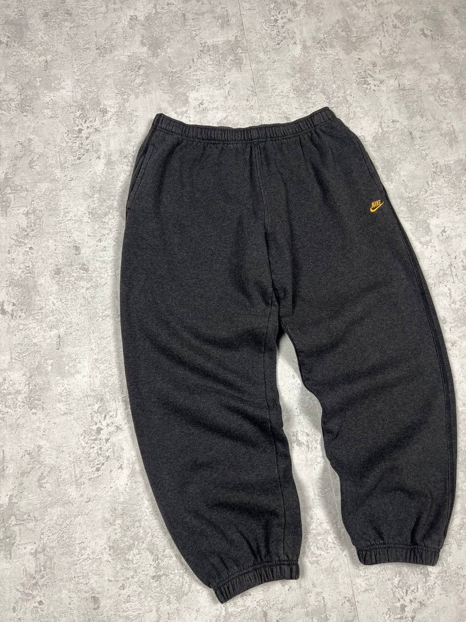 Nike Vintage Nike Baggy Grey Sweatpants Joggers Pants Size XL Size US 38 / EU 54 - 2 Thumbnail