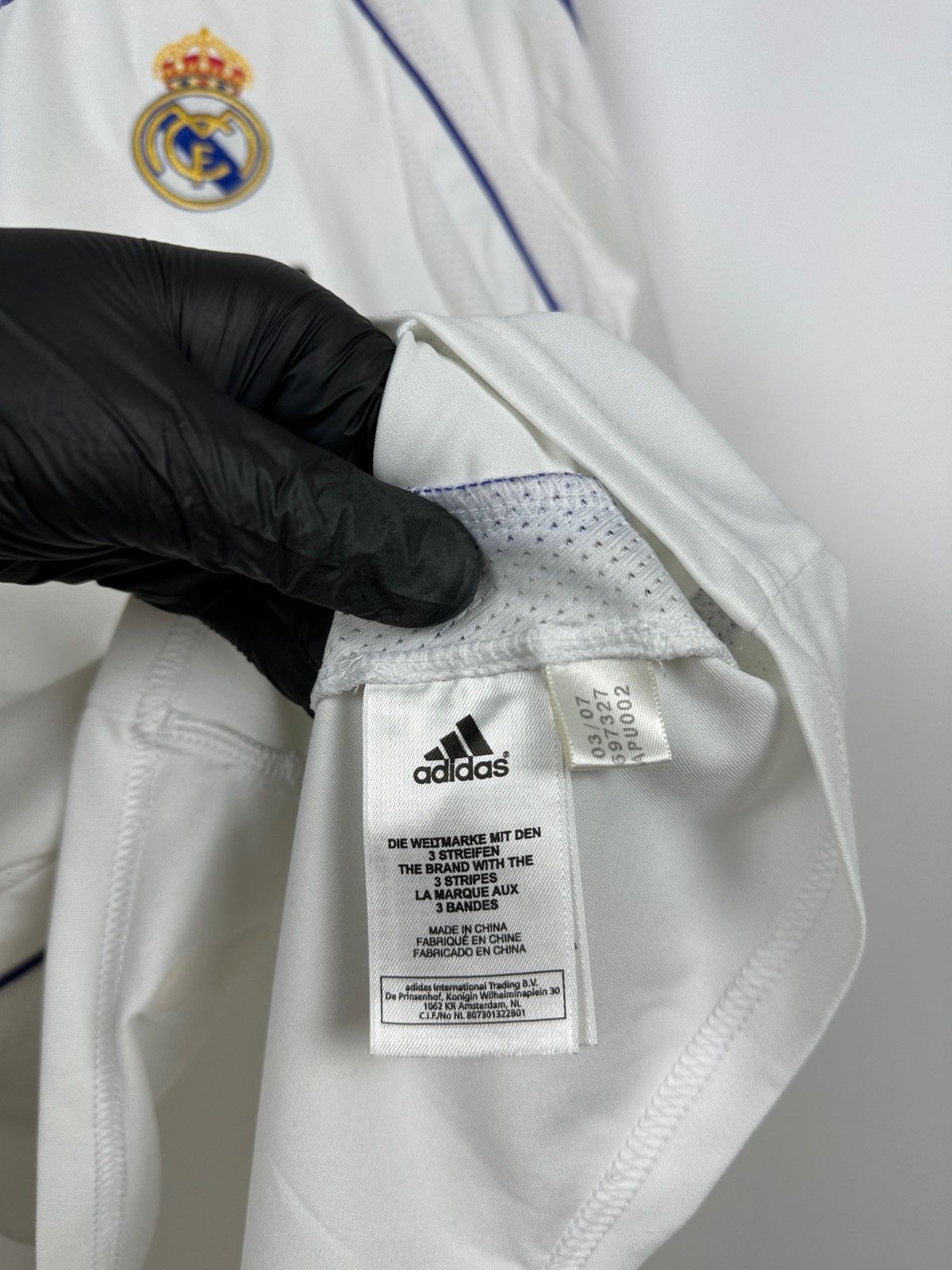 Adidas 2007/08 Adidas Real Madrid Vintage Home Soccer Jersey Size US S / EU 44-46 / 1 - 21 Thumbnail