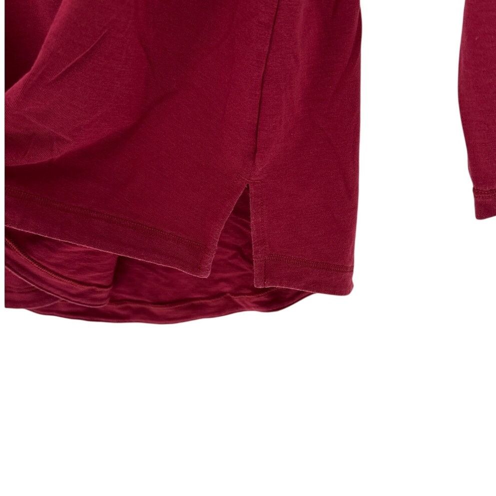 Athleta Athleta Essential V-Neck Top size 1X side slit decadent red Size XL / US 12-14 / IT 48-50 - 5 Thumbnail