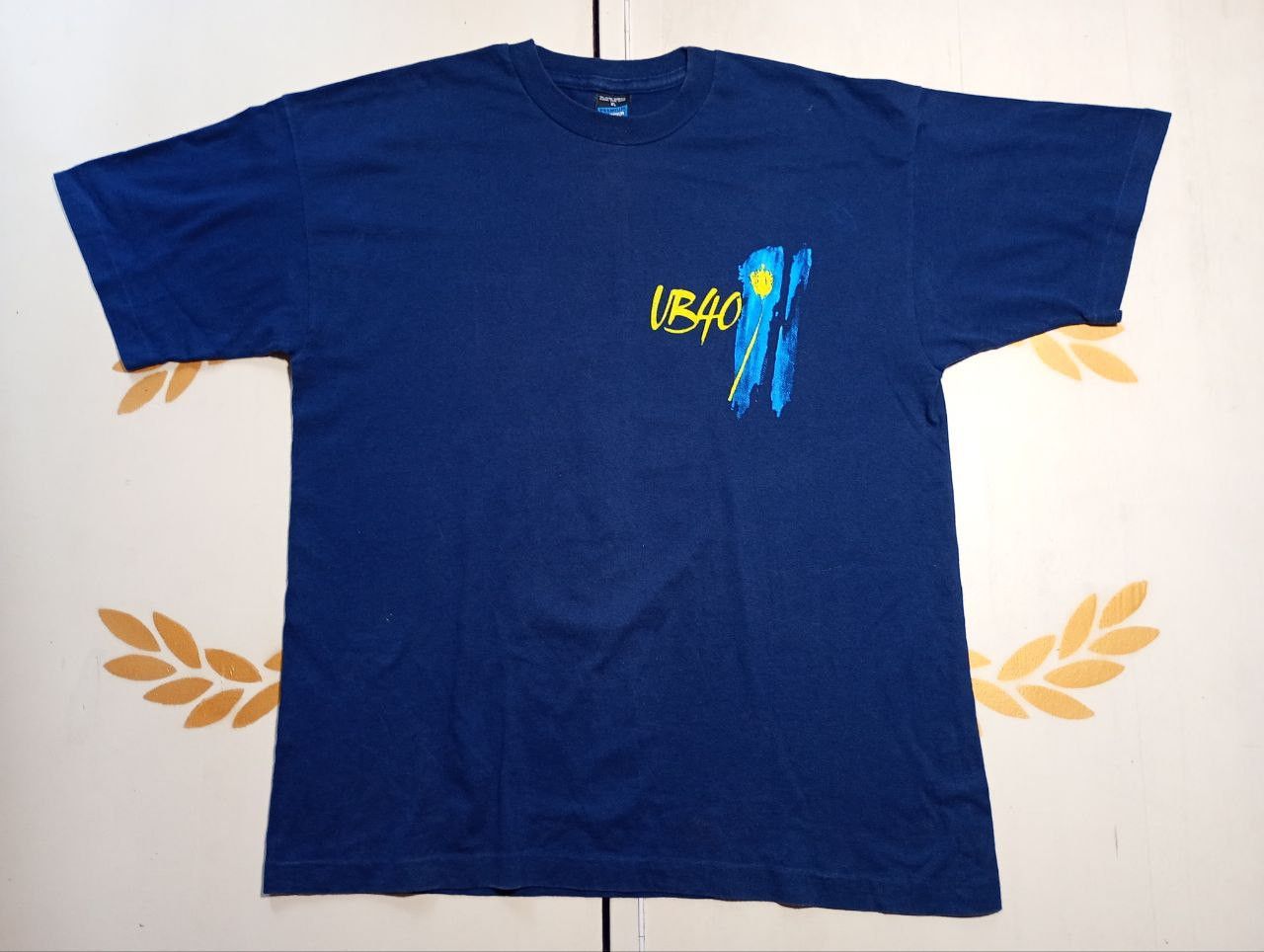 Band Tees × Vintage Screen Stars UB40 World Tour 1993 T-Shirt Size US XL / EU 56 / 4 - 1 Thumbnail