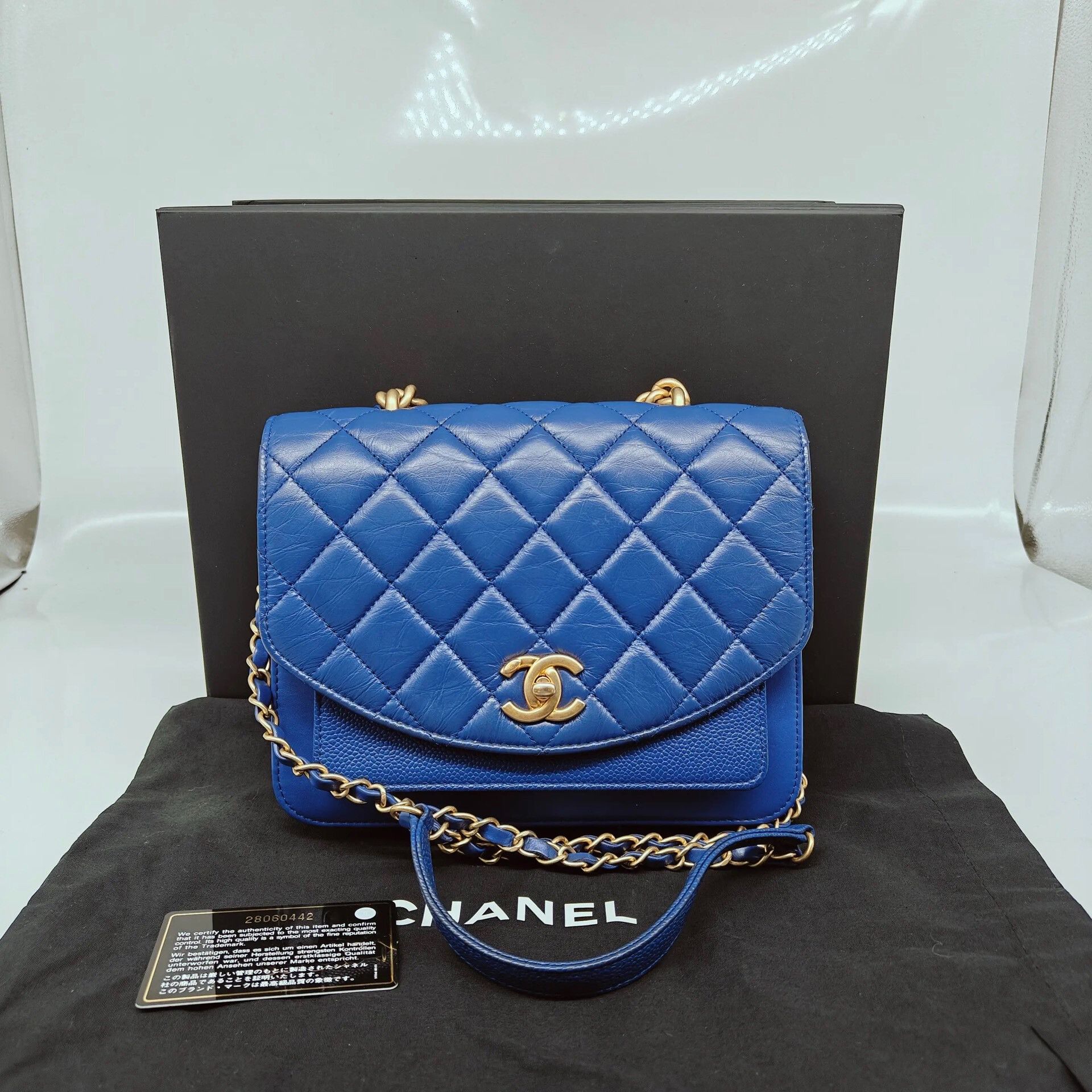 Chanel Pre-loved Bag Very good condition Size ONE SIZE - 1 Thumbnail