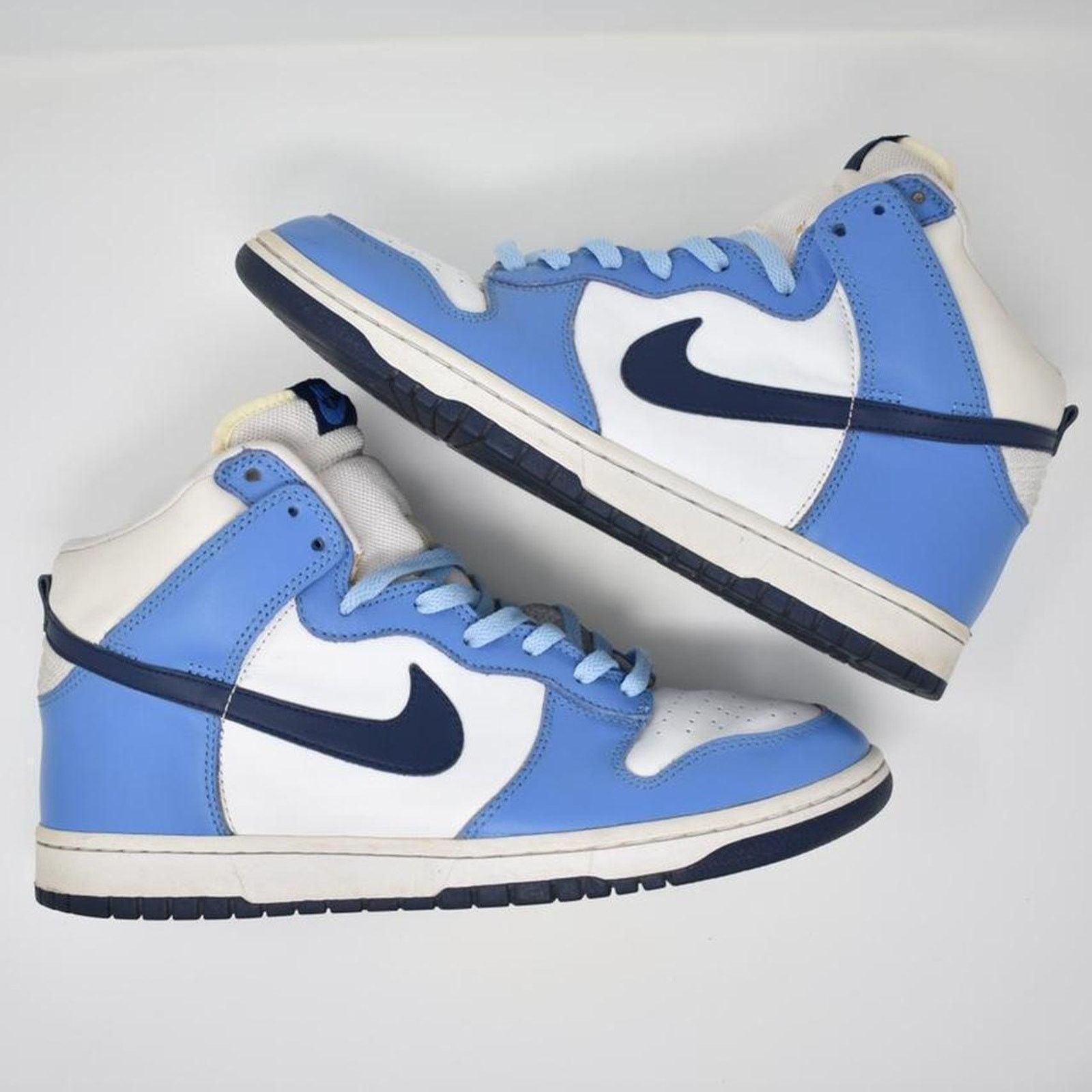 Nike 2004 Nike Dunk High “UNC” Size US 11.5 / EU 44-45 - 2 Thumbnail