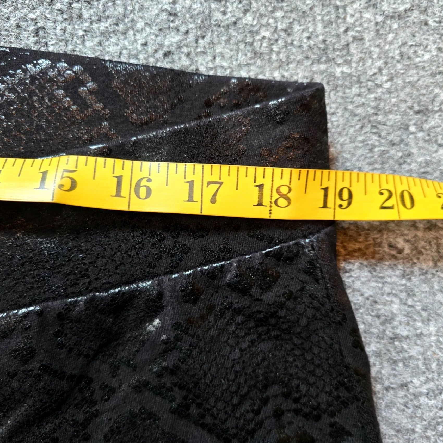 Torrid Torrid Pants Women 3X Black Snakeskin Leggings Cropped Capri Pull On Casual Size 40" / US 18 - 4 Thumbnail