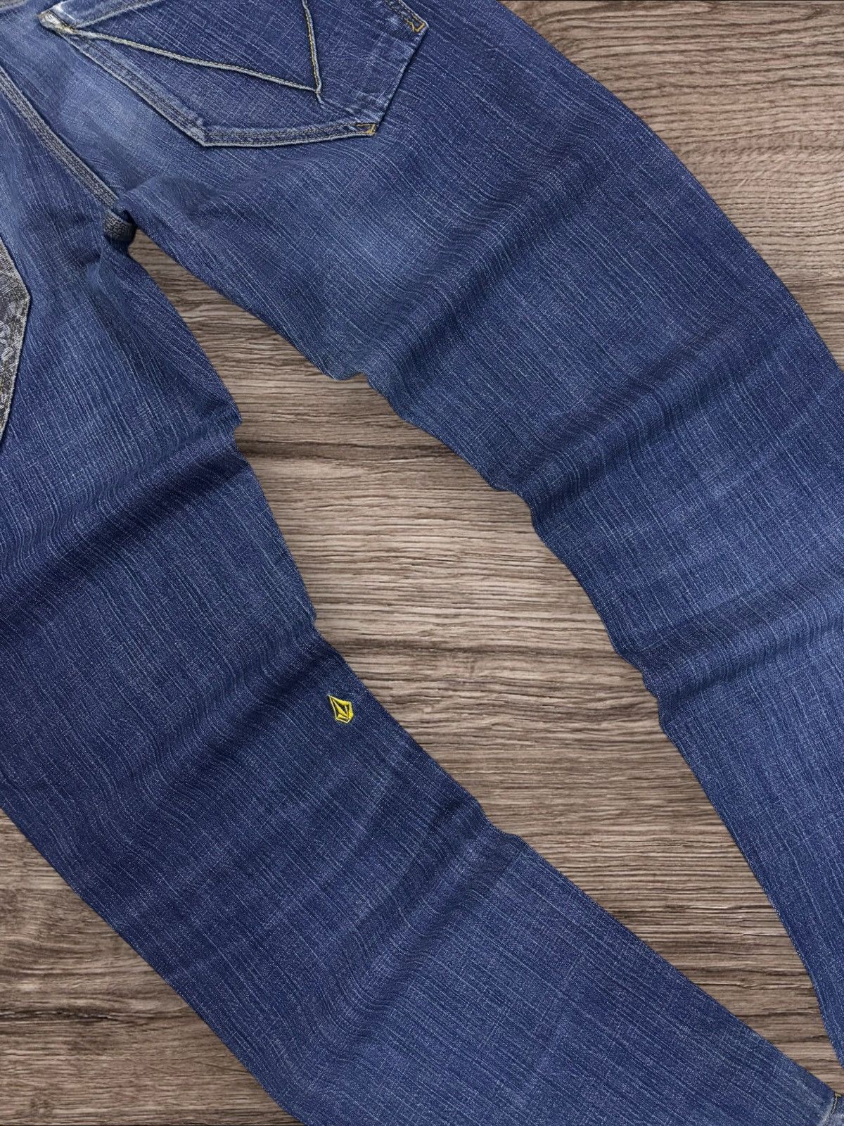 Volcom Deadstock Volcom Asymmetrical Graphic Back Pocket Jeans Size US 32 / EU 48 - 5 Thumbnail