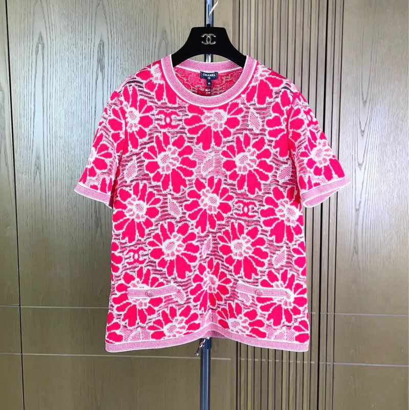 Chanel Red Wool Blend Short Sleeve T-Shirt 0089