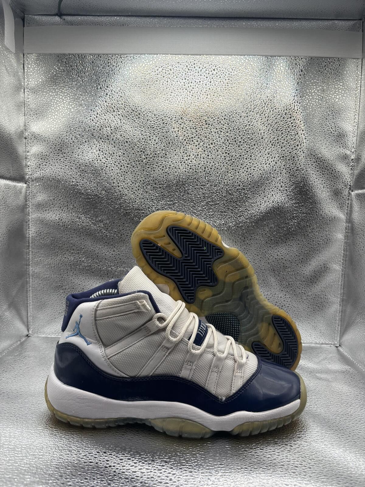 Jordan Brand Air Jordan 11 UNC win like 82 GS Size US 5.5 / EU 38 - 1 Thumbnail