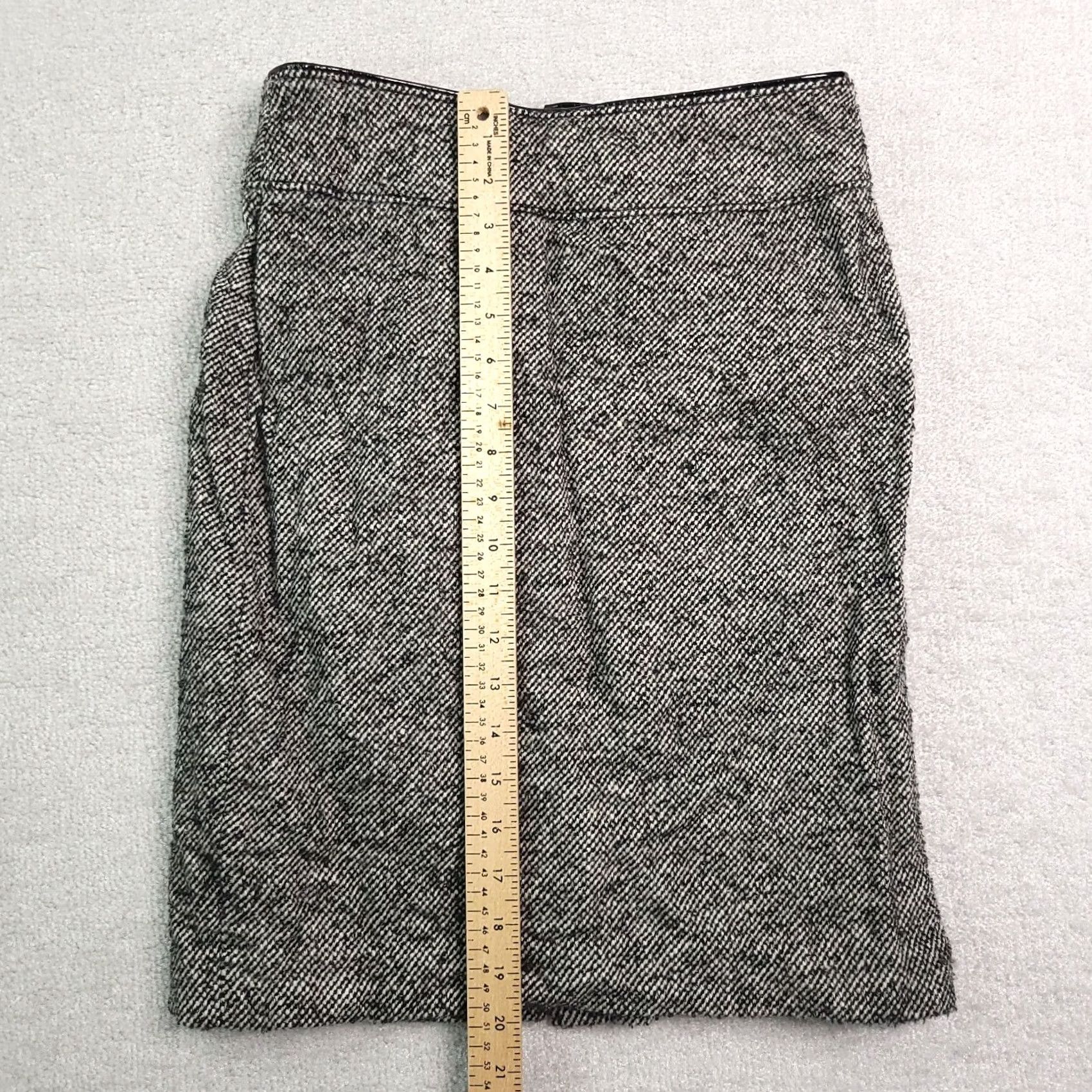 Banana Republic Banana Republic Skirt Womens 0 Gray Tweed Pencil Mini Women Wool Faux Leather Trim Size 25" / US 0 / IT 36 - 5 Thumbnail