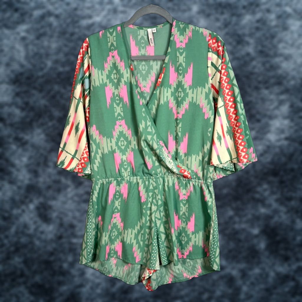 Vintage VINTAGE Elan Romper Shirt Womens Santa Fe Green Pink 3/4 Sleeve V-Neck Size S Adult Small Polyester Size 28" / US 6 / IT 42 - 1 Thumbnail