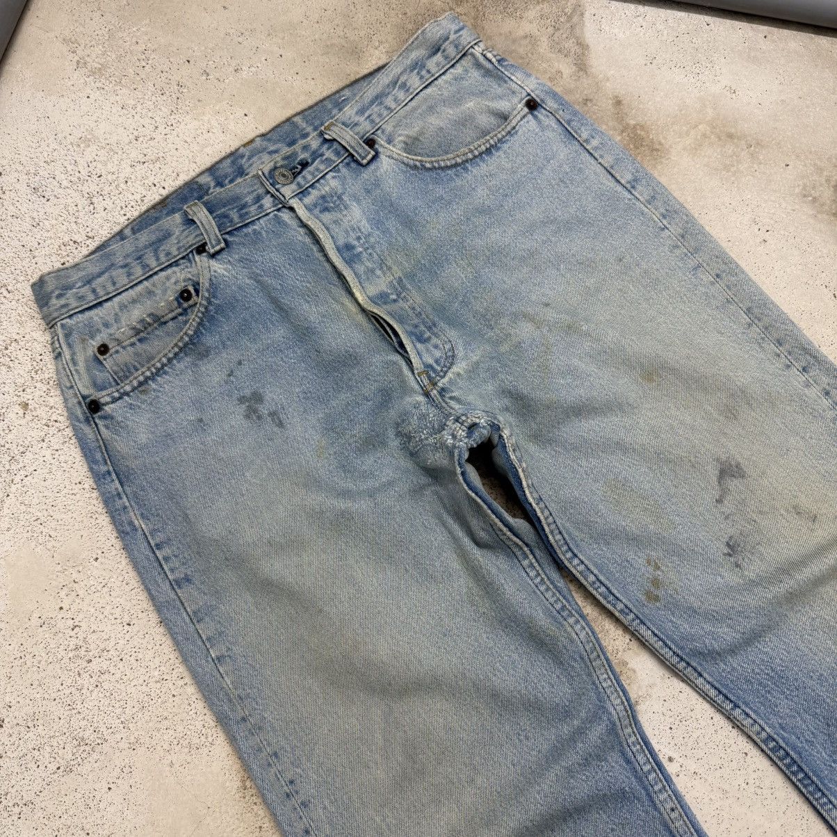 Levi's Vintage Levis 501 Buttonfly Distressed Repaired Denim Pants Size US 32 / EU 48 - 4 Thumbnail