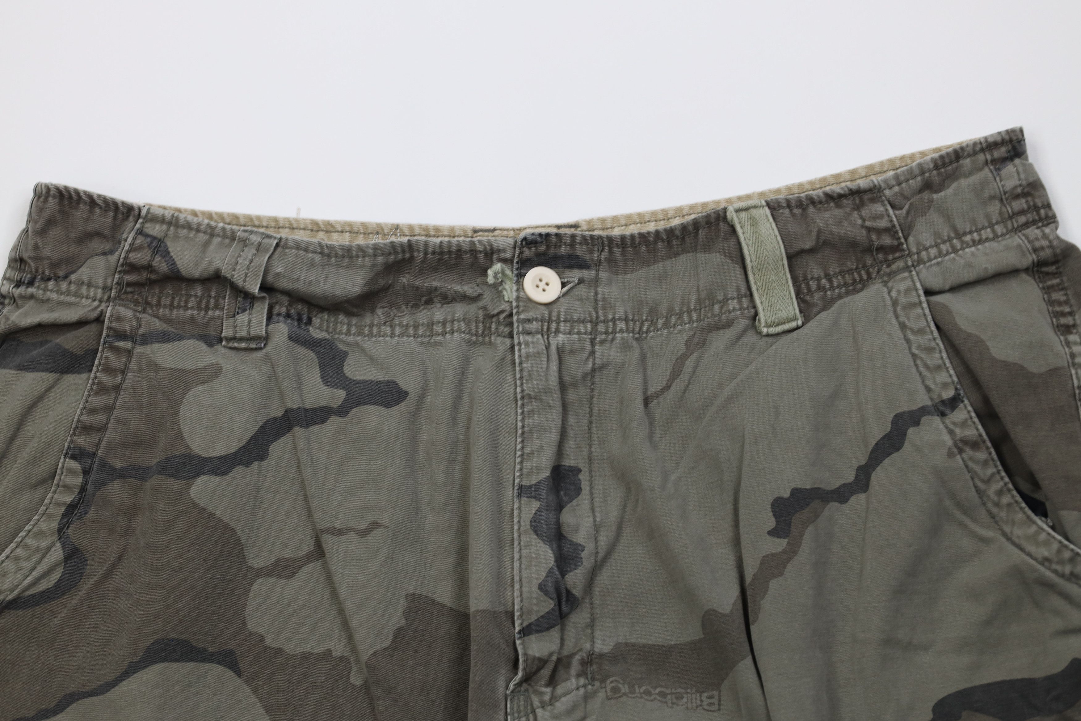 Billabong Vintage 90s Y2K Billabong Surfing Camouflage Cargo Shorts Size US 38 / EU 54 - 2 Thumbnail