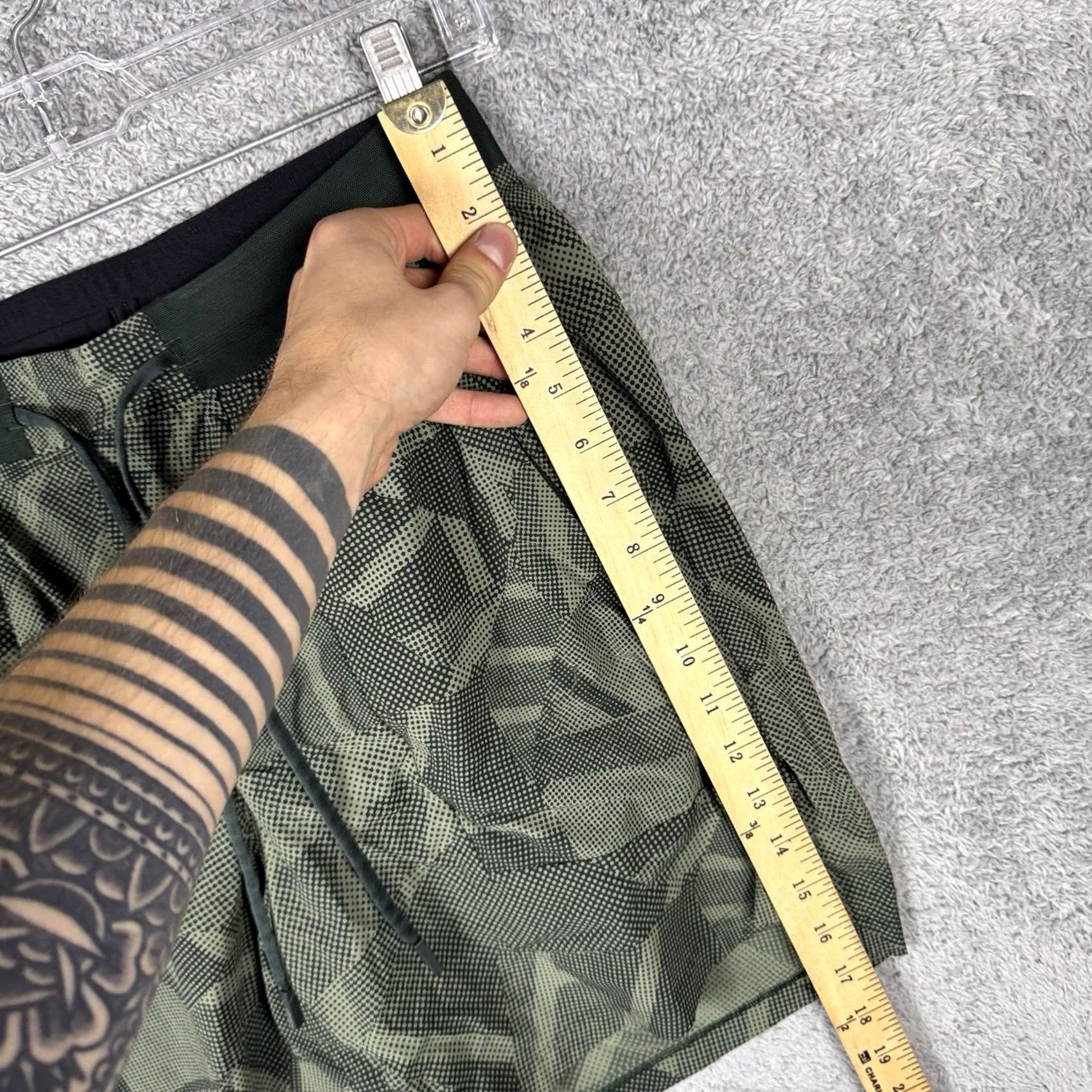 Lululemon Lululemon License to Train Short Men M Lined 7” Camo Training Performance M7AUJS Size US 31 - 7 Thumbnail