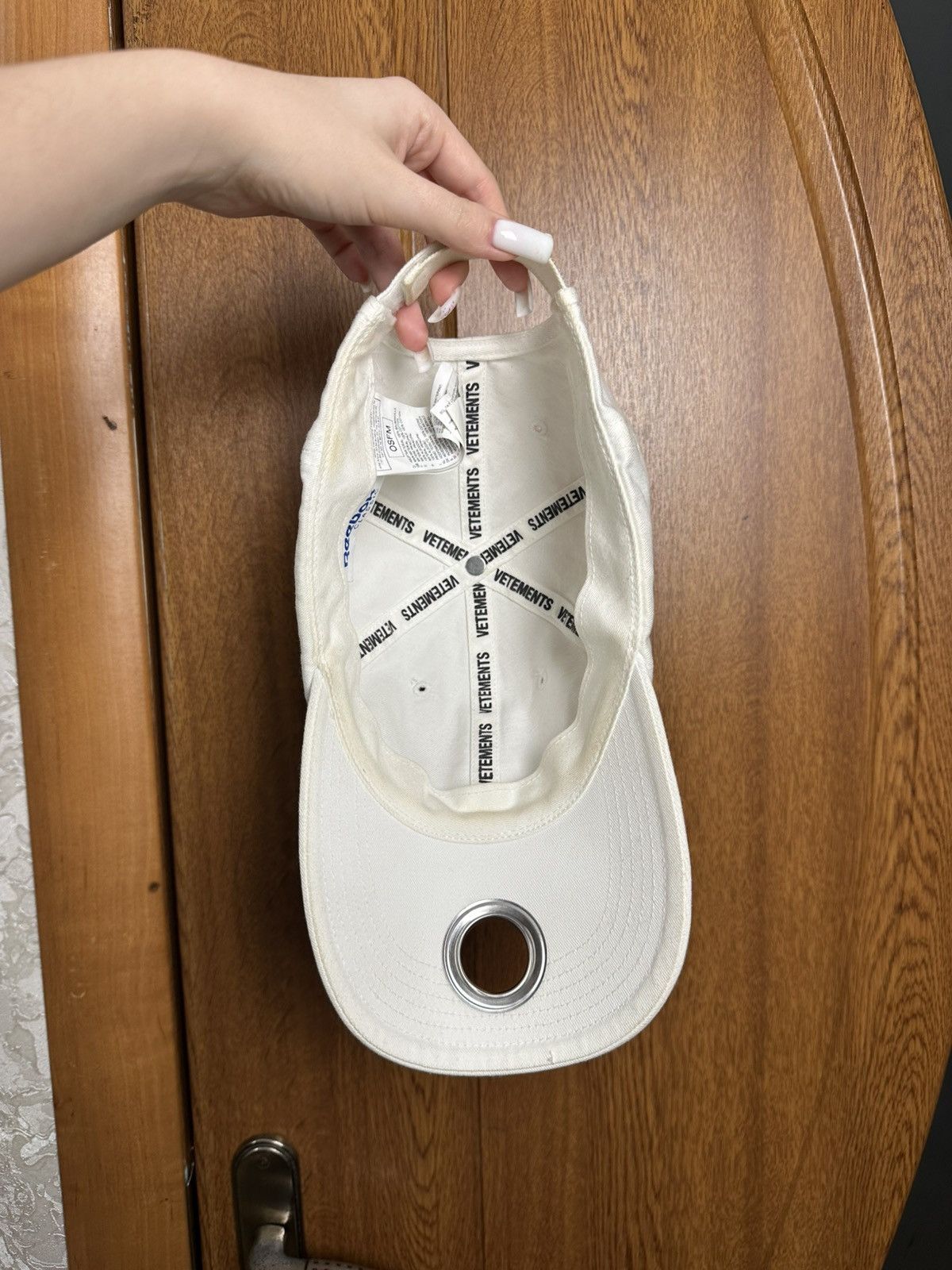 Reebok × Vetements Vetements × Reebok Metal Ring Pierce Eyelet Baseball Cap Size ONE SIZE - 6 Thumbnail