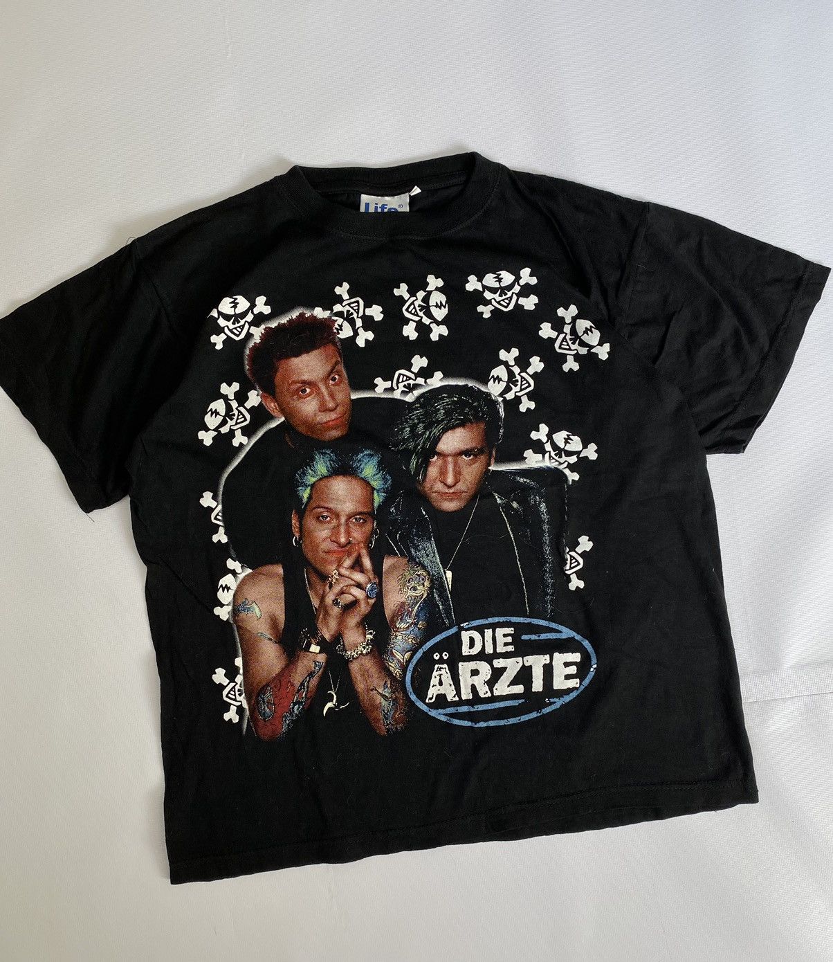 Band Tees Vintage T-Shirt 90s Die Arzte (German Punk) Size US L / EU 52-54 / 3 - 1 Thumbnail