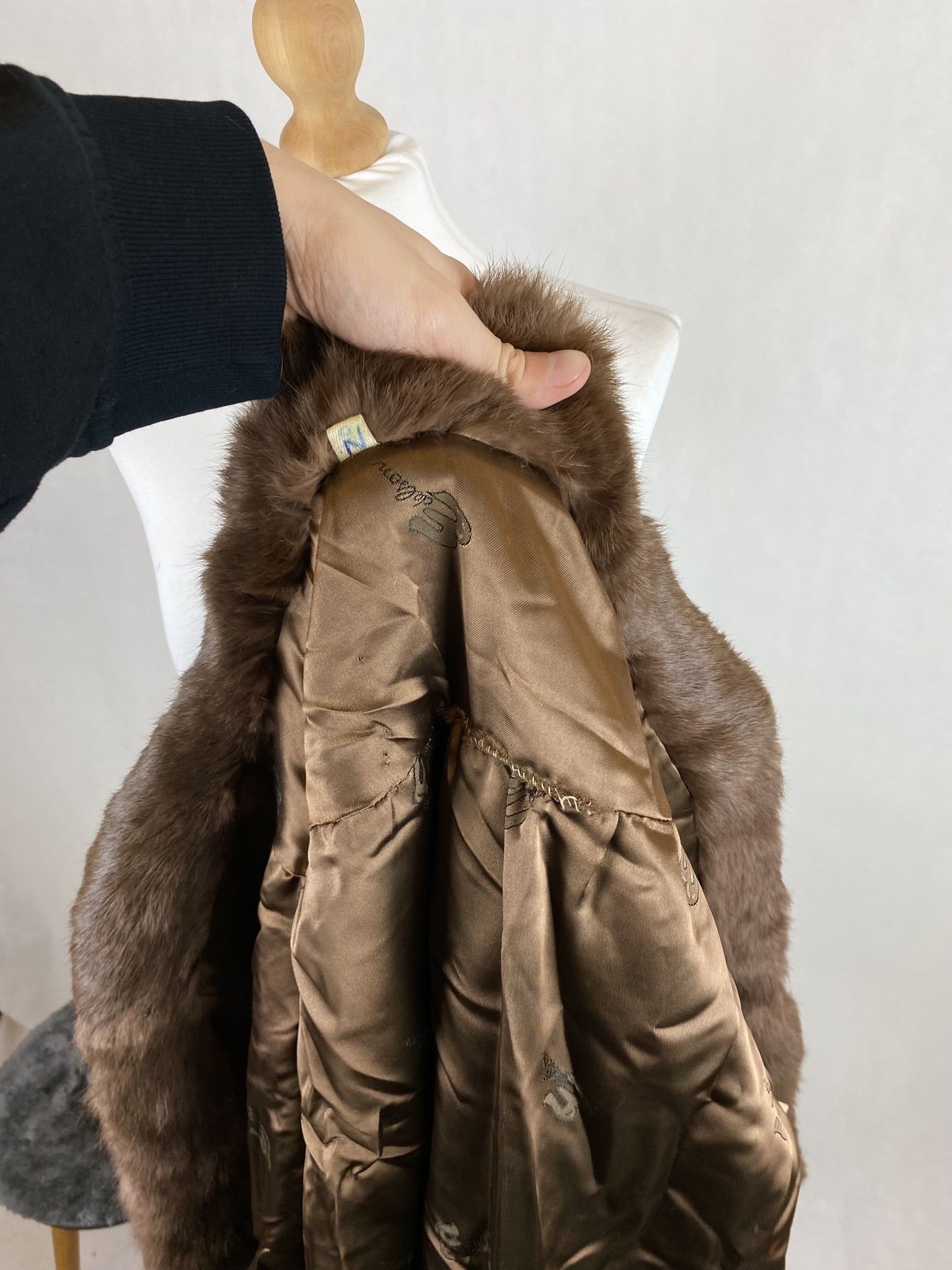 Designer × Vintage fur perfect for winter great quality avant garde style Size L / US 10 / IT 46 - 13 Thumbnail