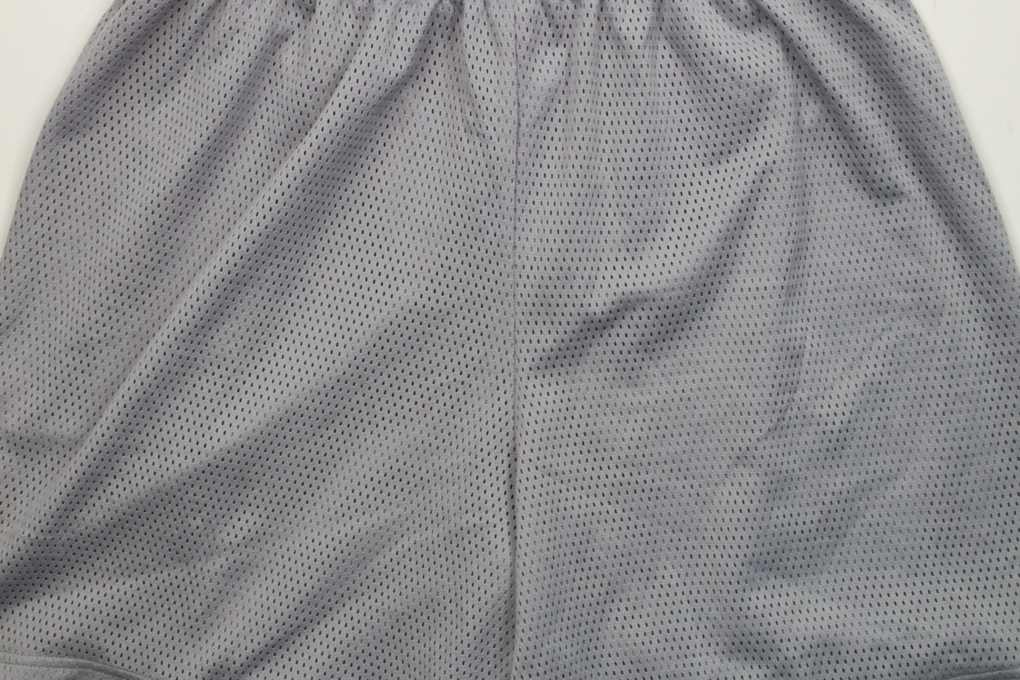 Vintage Vintage 90s University of Michigan Above Knee Shorts Gray Size US 34 / EU 50 - 11 Thumbnail