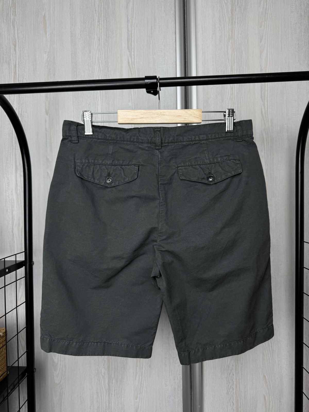 Officine Generale Officine Generale grey men Julian Bermuda graphite shorts Size US 32 / EU 48 - 2 Thumbnail