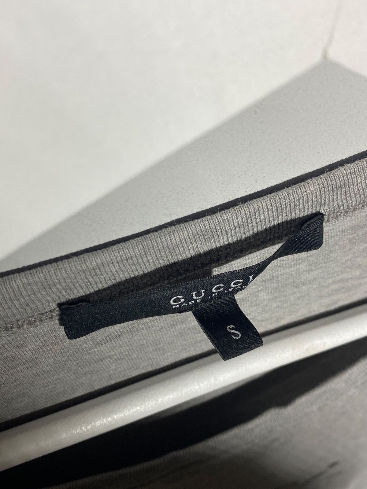 Gucci Vintage Gucci S/S 2003 “Identity” Grey Authentic T-shirt Size US S / EU 44-46 / 1 - 12 Thumbnail